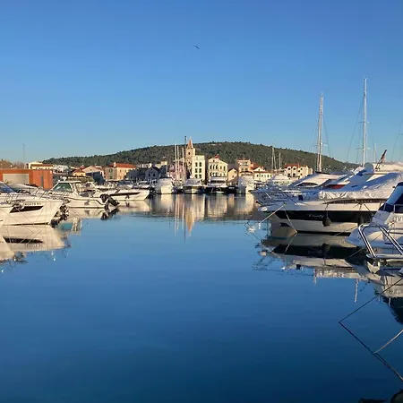 Aparthotel *** Pirovac