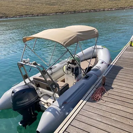 Aparthotel *** Pirovac