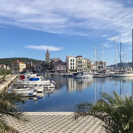 *** شقة فندقية 4*