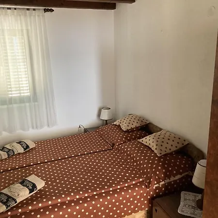 Aparthotel *** Pirovac