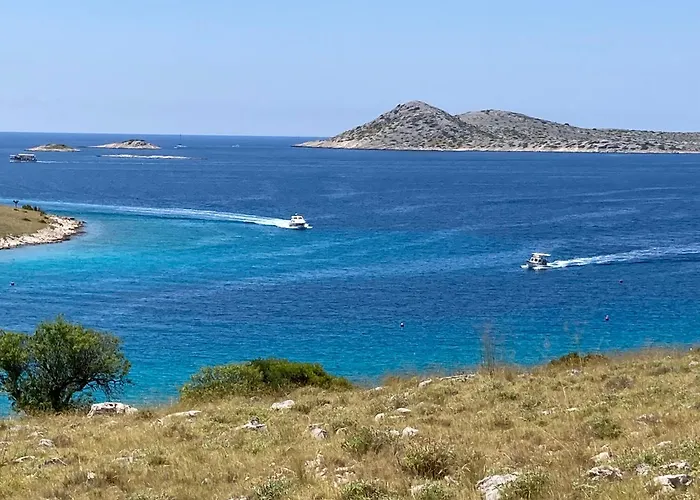 *** 4* Пировац