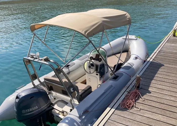 Aparthotel *** Pirovac